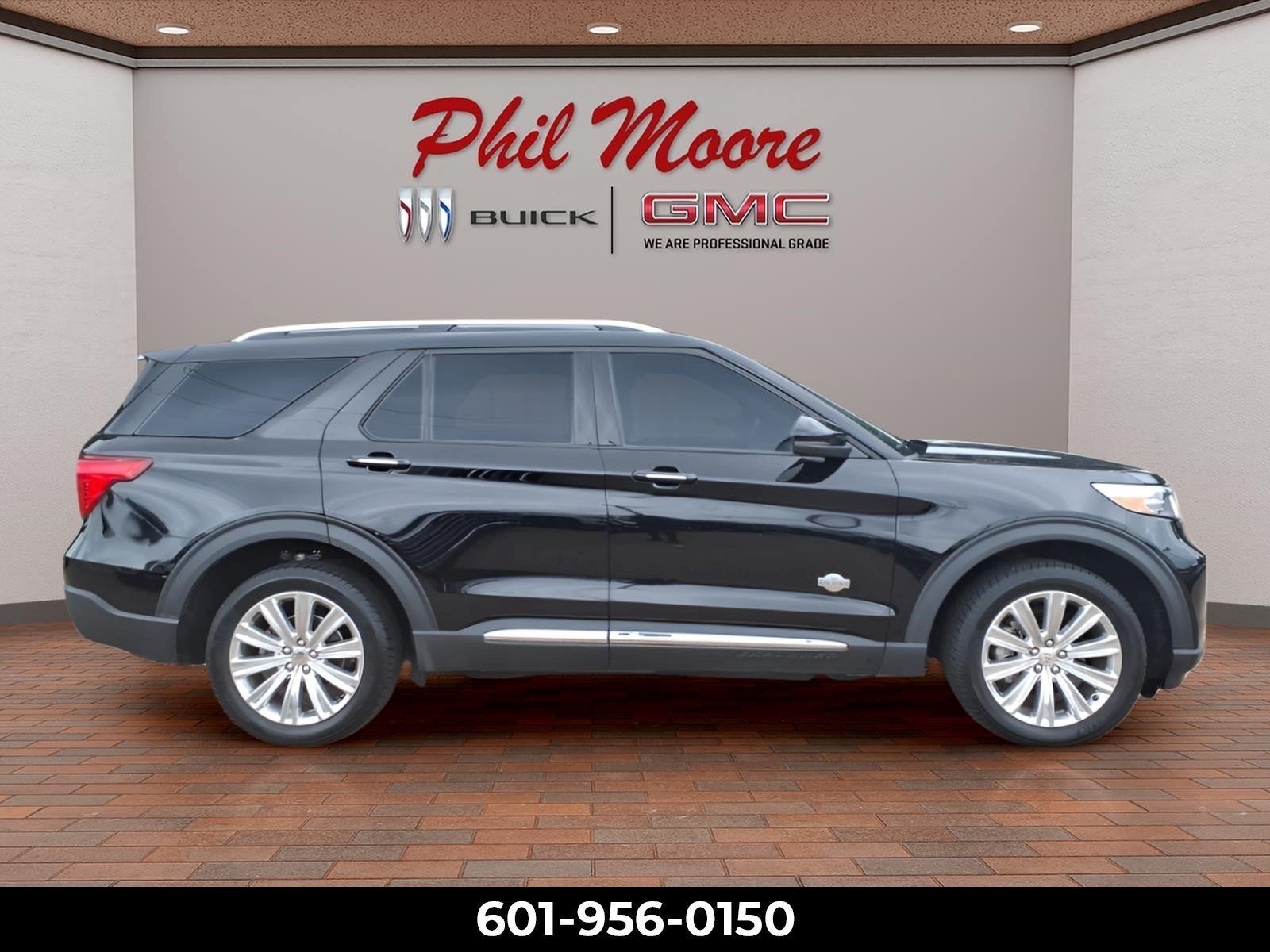 2021 Ford Explorer King Ranch in Black — front three-quarter view